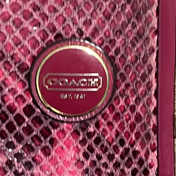 Coach bag | Coach signature python stripe in raspberry - Picture 3 of 17